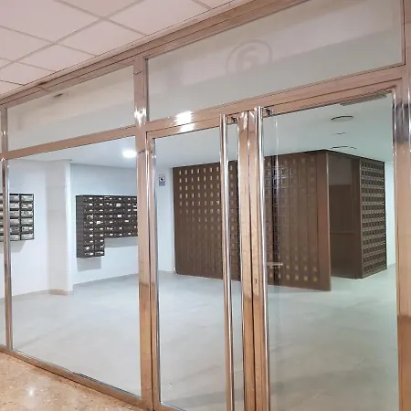 Estudio En Zona Petonal Y Cerca A La Playa Lägenhet