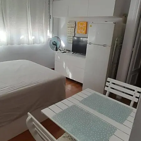 Estudio En Zona Petonal Y Cerca A La Playa Apartment